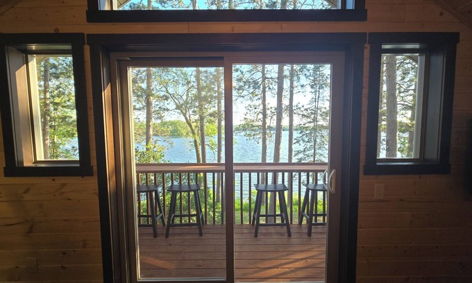 Nevis Cabin | Lakeside hideaway in the woods