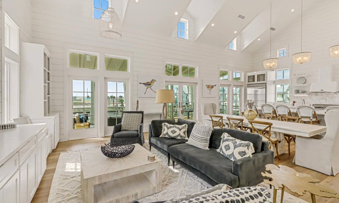 Port Aransas House | Gourmet Kitchen & On-Site Amenities at Lakeside Home