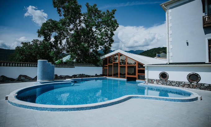 Gabala Hotel | Idyllic Lakeside Hotel & Spa with Pool and Hot Tub