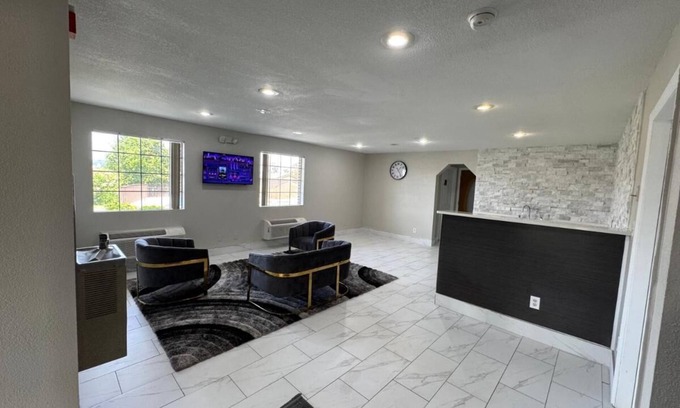 Guntersville Hotel | Charming Lakeside Inn with Spa and Family-Friendly Amenities