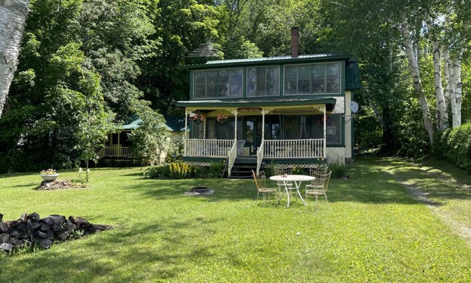 Westmore Cottage | Discover Isbell Cottage: Lakefront Retreat with Pool