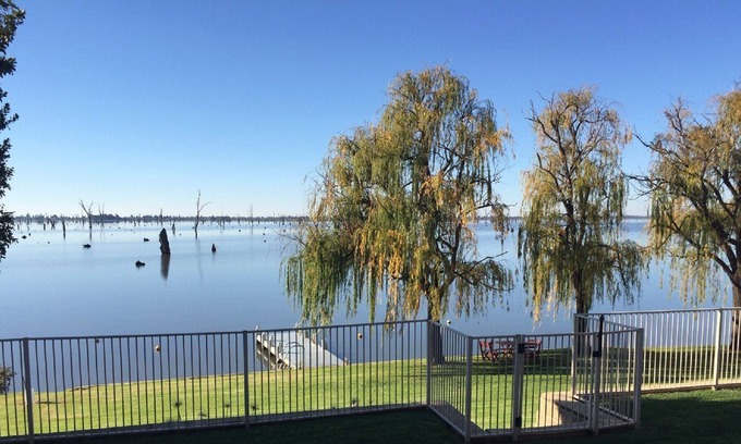 Yarrawonga House | Lakeside Landing - Waterfront