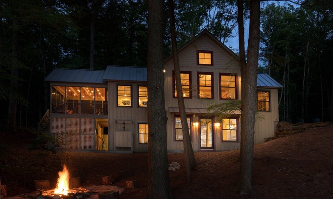 Enfield Cottage | Unforgettable Lakeside Retreat with Ocean Views and Breakfast