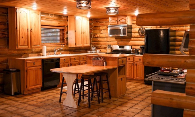 Cornell Cabin | Perfect Lakeside Log Cabin with Spa & Lake Views