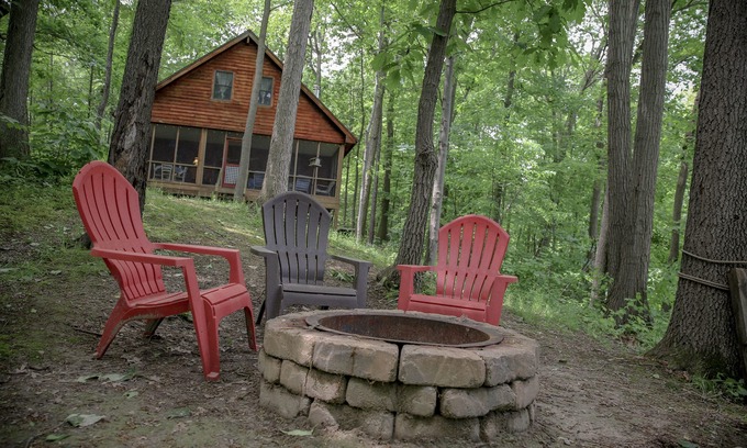 Town of Torrey Cabin | Enchanting Lakeside Log Cabin in Finger Lakes Region