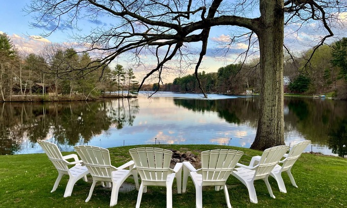 Trumbull House | Idyllic Lakeside Retreat: 4 Bedroom Home with Ocean Views