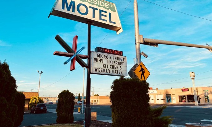 Moses Lake Hotel | Budget-Friendly Lakeside Motel with Family Amenities