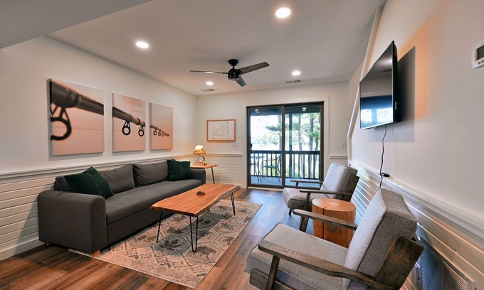 Webb Lake Condo | Relaxing Lakeside Mudding Bear Condo with Ocean Views