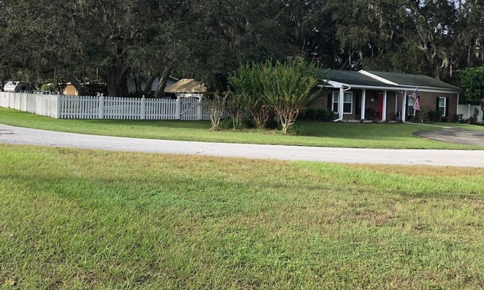 Umatilla House | Lakeside Private Upscale Neighborhood in safe/ quiet community