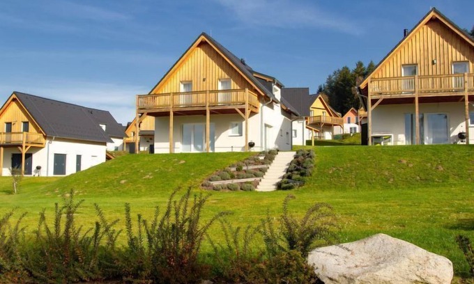 Lojzova Paseka House | Relax at Lakeside Village 42 with Spa and Lake Views
