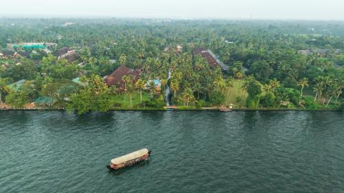 Kumarakom Resort | Relax at Lakesong Resort: 4-Star Ocean View Getaway