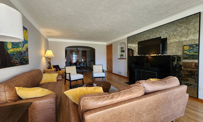 Lorain House | Premier Lakeview Beach Bungalow with Oceanfront Access