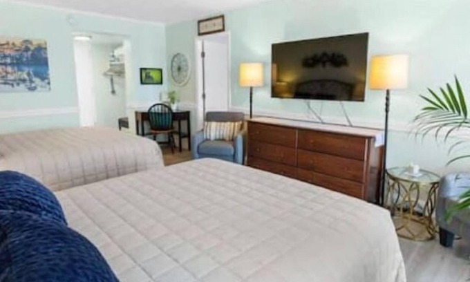 Weirs Beach Condo | Lakeview Retreat: Comfy Queen Beds, Hot Tub & Pool Access