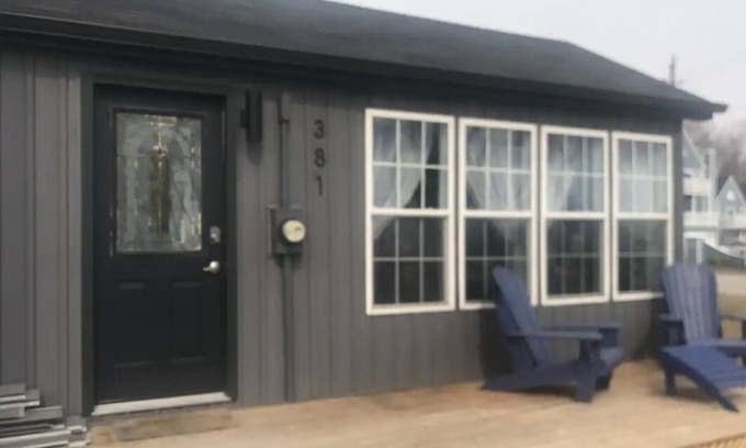Port Stanley Cottage | Scenic Lakeview Cottage - Steps from Main Beach & Family-Friendly