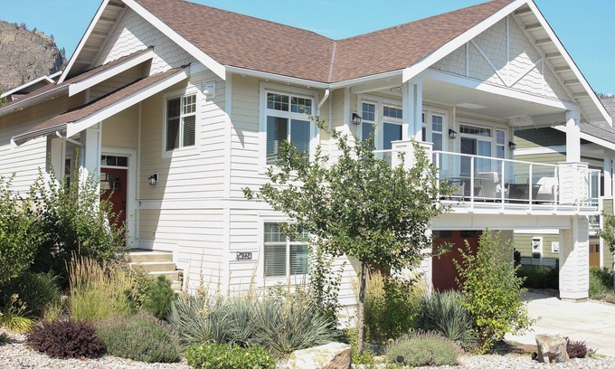 Okanagan-Similkameen House | Family-Friendly Lakeview Cottage with Private Pool & More
