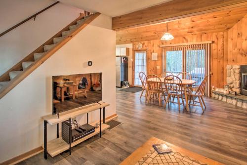 Eidelweiss Village House | Scenic Lakeview Forest Cabin Steps from the Beach