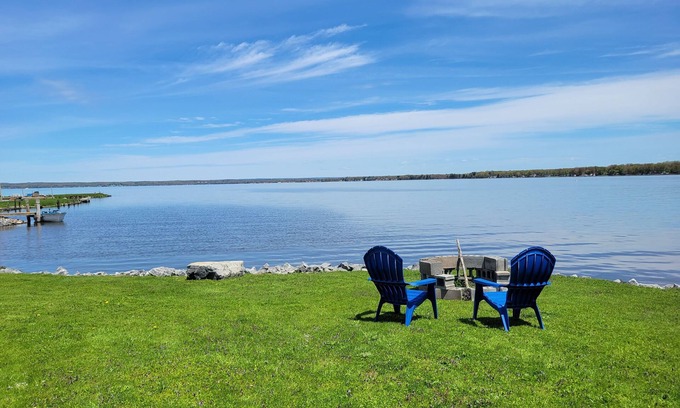 Durhamville House | Idyllic Lakeview Gem with Beautiful Views and Child-Friendly Amenities