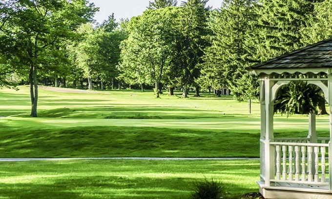 Cheat Lake House | Inviting Lakeview Golf Resort 2BR Townhouse with Pool
