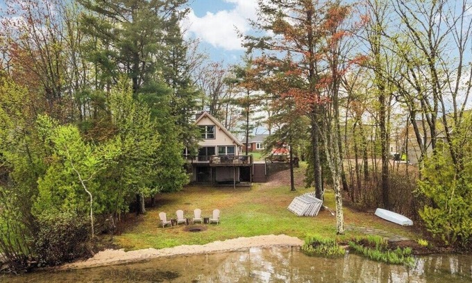 Interlochen House | Lakeview Hideaway