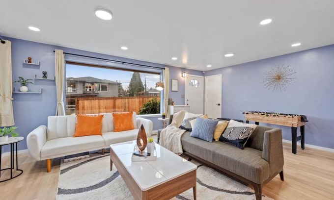 Kennydale House | Pet Friendly Lakeview Home Steps from the Beach with Pool