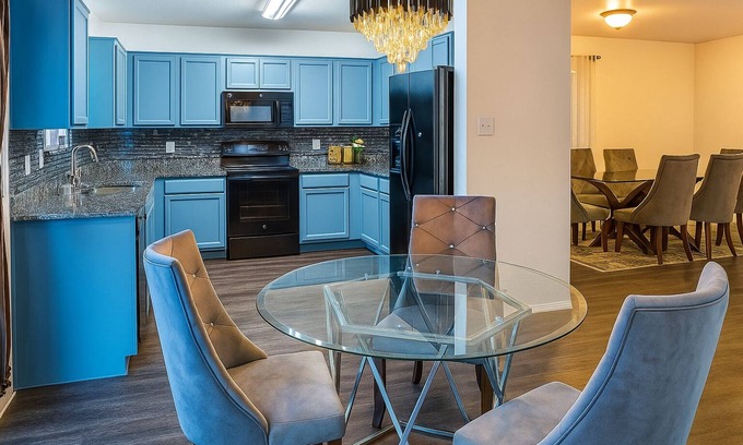 Grand Prairie House | Lakeview Home in Grand Prairie