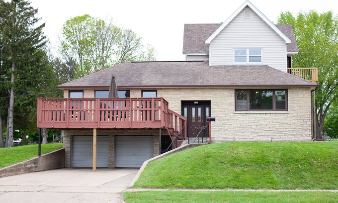 Mondovi House | Premier Lakeview Mondovi Home with Spa & Hot Tub Access