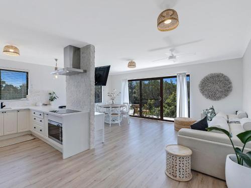 The Entrance North House | Relax at Lakeview on Lynch: Family-Friendly Getaway