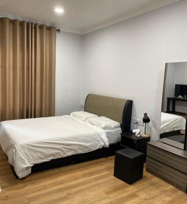 Temerloh House | Family-Friendly Lakeview Resort for Memorable Getaways
