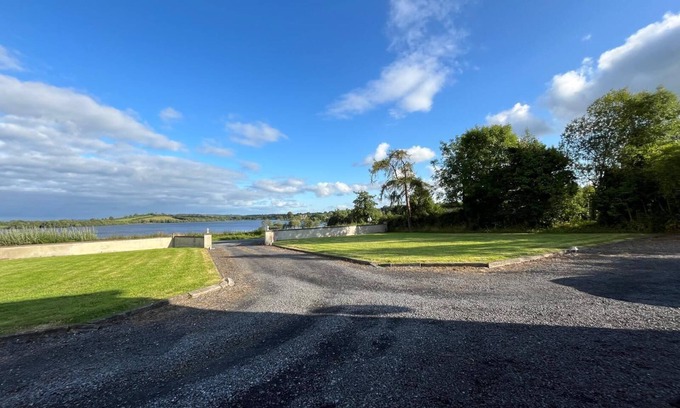 Lough Gowna House | LAKEVIEWS & VERY COSY HOUSE WITH BEAUTIFUL SCENERY IN THE VILLAGE OF LOCH GOWNA