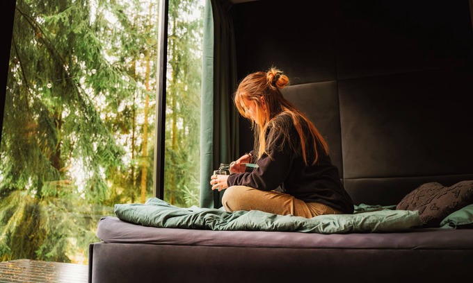 Hazlov Cabin | LakeWood. Hidden Mirror Retreat in wild Forest. Premium-designed cabin whit WiFi