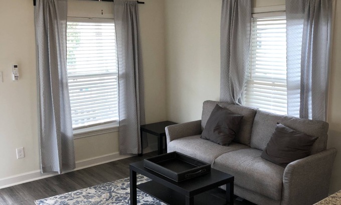 Durham Apartment | Beautiful Lakewood/Lyon Park Cottage Near Duke with Breakfast