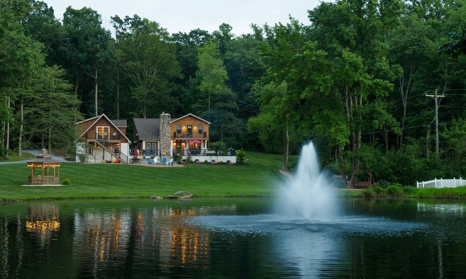 Elverson Cottage | Inviting Lakewood Retreat: Pet-Friendly with Scenic Views