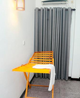 Kadugannawa Hotel | lakruwan one
