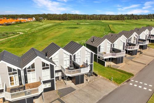 Lokken House | Family-Friendly Laksen 64 Cottage Near Beach & Golf