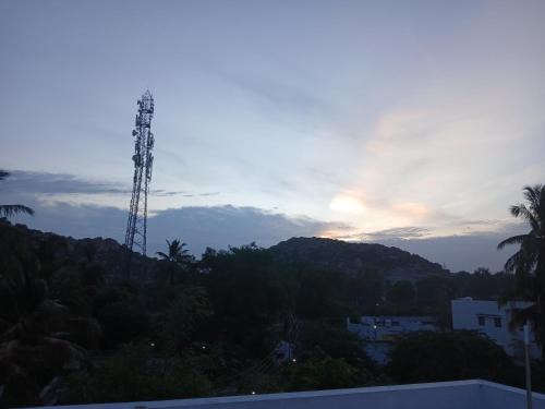 Sanapur House | Relax at Lakshmamma Homestay: Family & Pet-Friendly Retreat