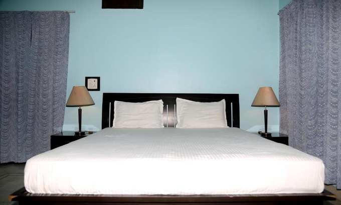 Sohna Apartment | Pet-Friendly Lal Kothi: Cozy 2 BHK Homestay in Sohna
