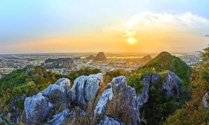 Ngu Hanh Son Apartment | Beautiful 2BR Apartment with Beach View in Da Nang