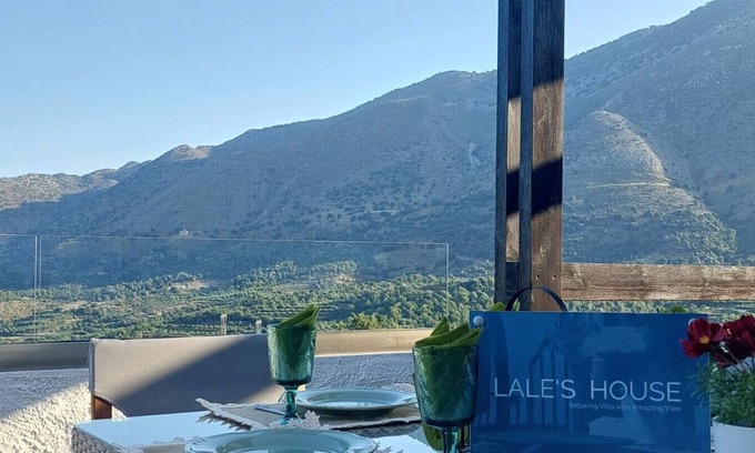 Mourtzana Villa | LALES HOUSE Relaxing villa with amazing view