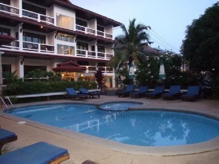 Lamai City Center Hotel | Family-Friendly Getaway at Lamai Perfect Resort with Pool
