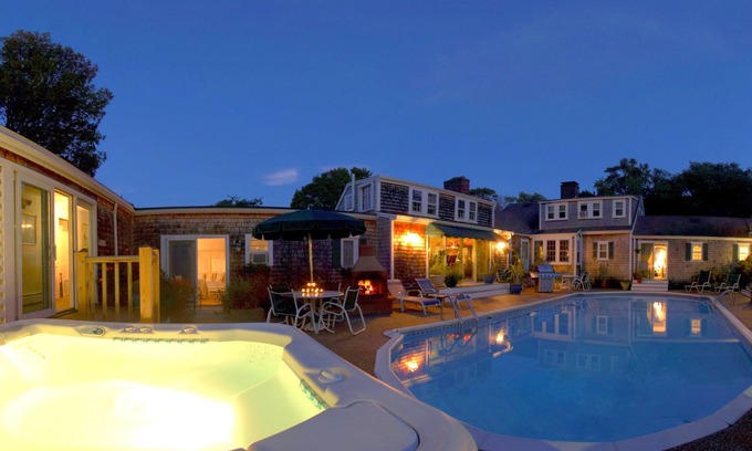 Barnstable Bed & Breakfast | Experience Relaxation at Lamb and Lion Inn with Ocean View