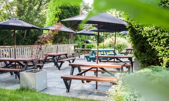 Llanwenarth Hotel | Stay at Lamb & Flag: Top-Rated Comfort with Breakfast