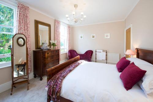 Seaford House | Experience Ocean View Bliss at Lamb's Knees Hotel
