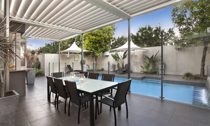 Kangaroo Point House | Family-Friendly Lambert House Near CBD with Ocean Views