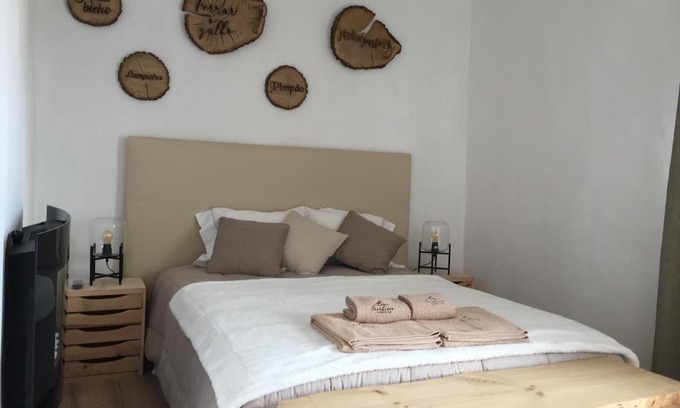 Alfandega da Fe Resort | Pet-Friendly Lambisco: Top-Rated Hotel with Pool & Dining