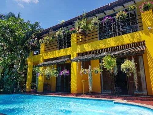 Wat Ket House | Discover Lamduan Boutique Homestay: Oceanfront Retreat Awaits