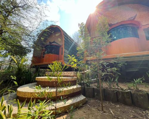 Kuta House | Outstanding Lamina Repoq Hills: Family-Friendly Retreat