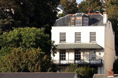 Dawlish Bed & Breakfast | Discover Lammas Park House: Family-Friendly 5-Star Retreat