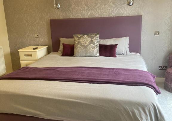 Olney House | Discover Lamorna: Highly Rated Hotel Awaits You!