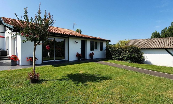 Came House | Discover Lamothe - Came: Perfect Family & Pet-Friendly Retreat