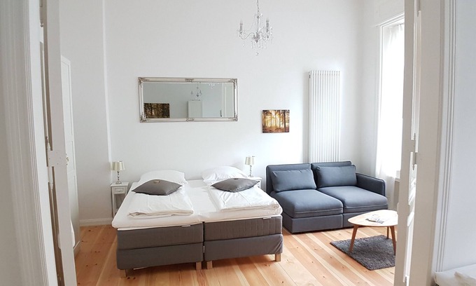 Schoeneberg Apartment | Discover LANGEN Crelle-Kiez: Top-Rated Berlin Getaway